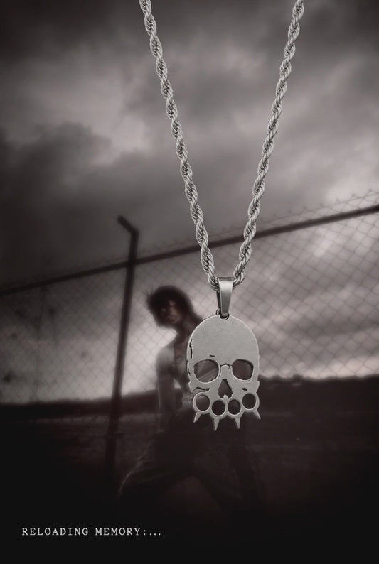 SKULLNUCKEL Pendant + Chain